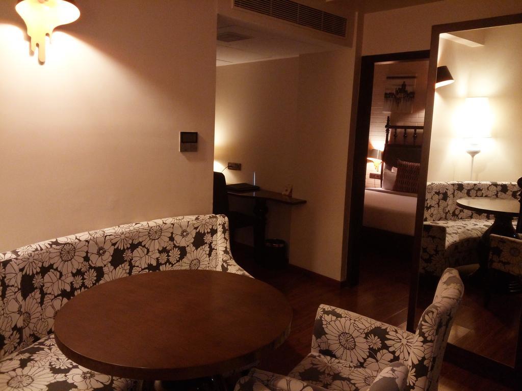 Best Western Plus O2 Индаур Экстерьер фото
